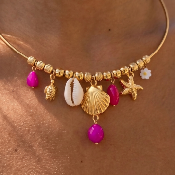 Collier Maeva porté cou avec détails